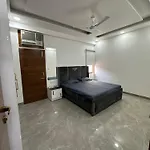 Builder Floor