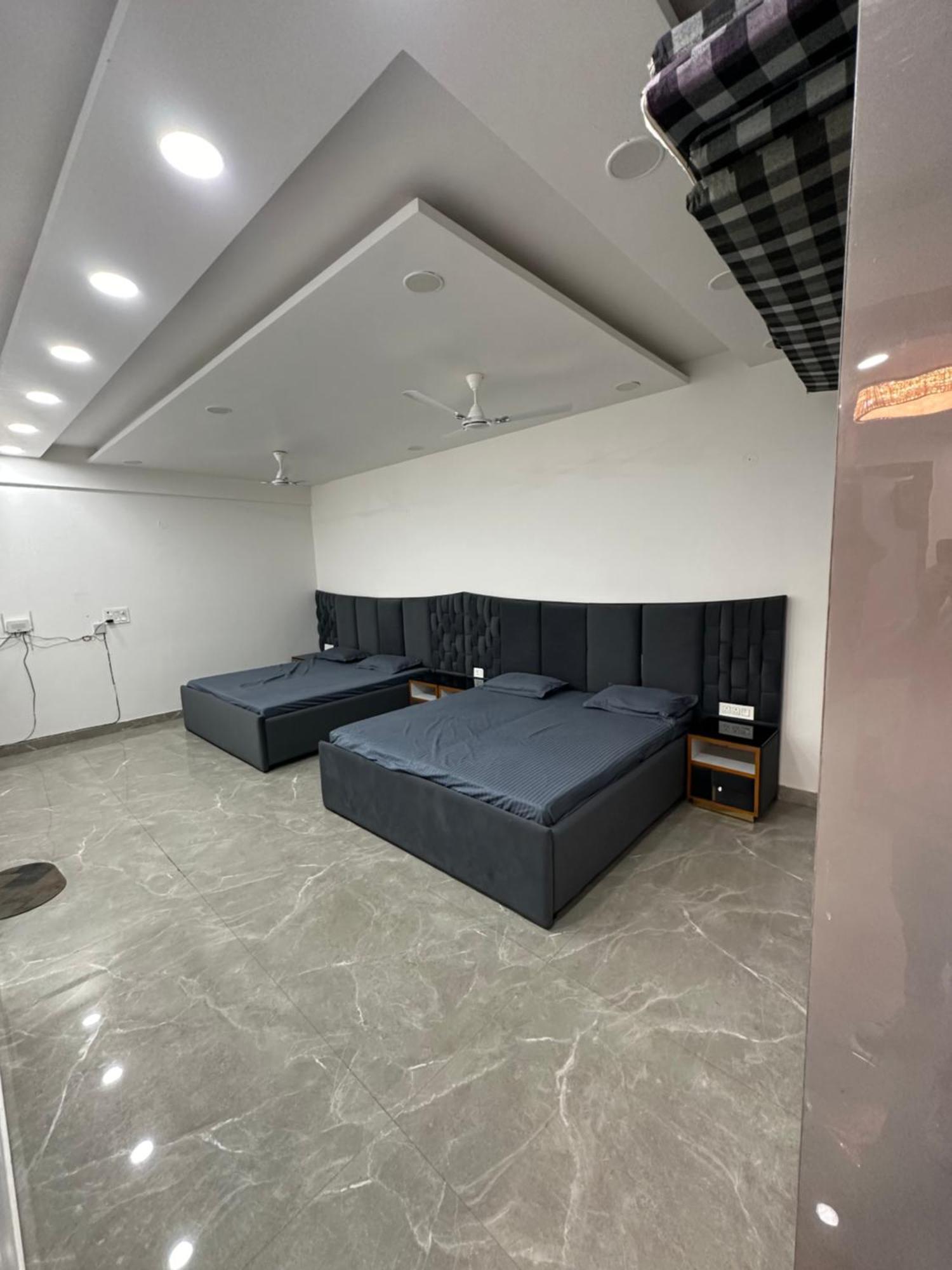 Builder Floor * New Delhi