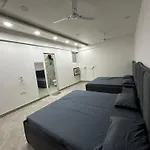 Builder Floor
